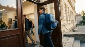 Přežij přesun na střední: 5 tahů, které ti dají náskok od prvního dne