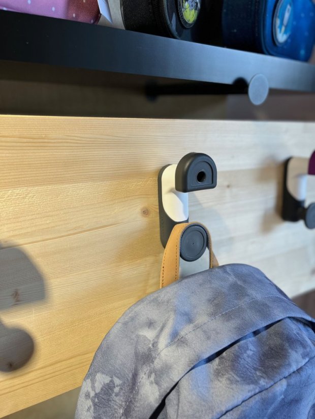 Háčik na tašku Charcoal SafeHook
